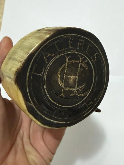 Copo Guampa Chifre Entalhado Antigo Com Figura De Boi