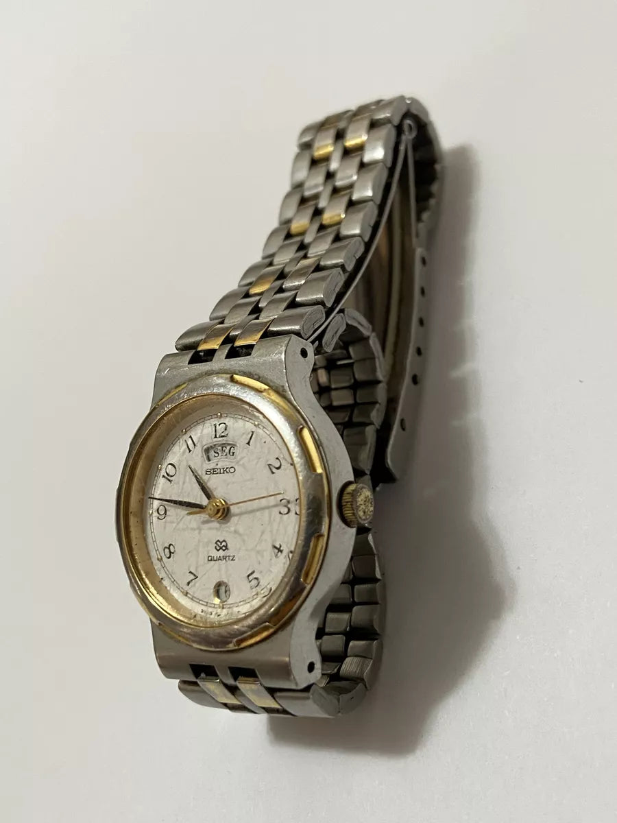 Relógio Antigo Seiko Day Date Quartz Japan Dourado E Prata