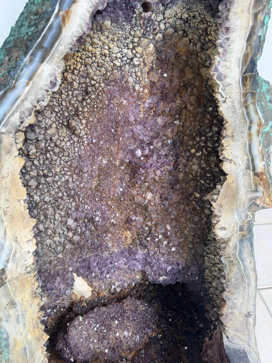 Geodo Catedral De Ametista Gigante 115cm Adaptado Em Fonte