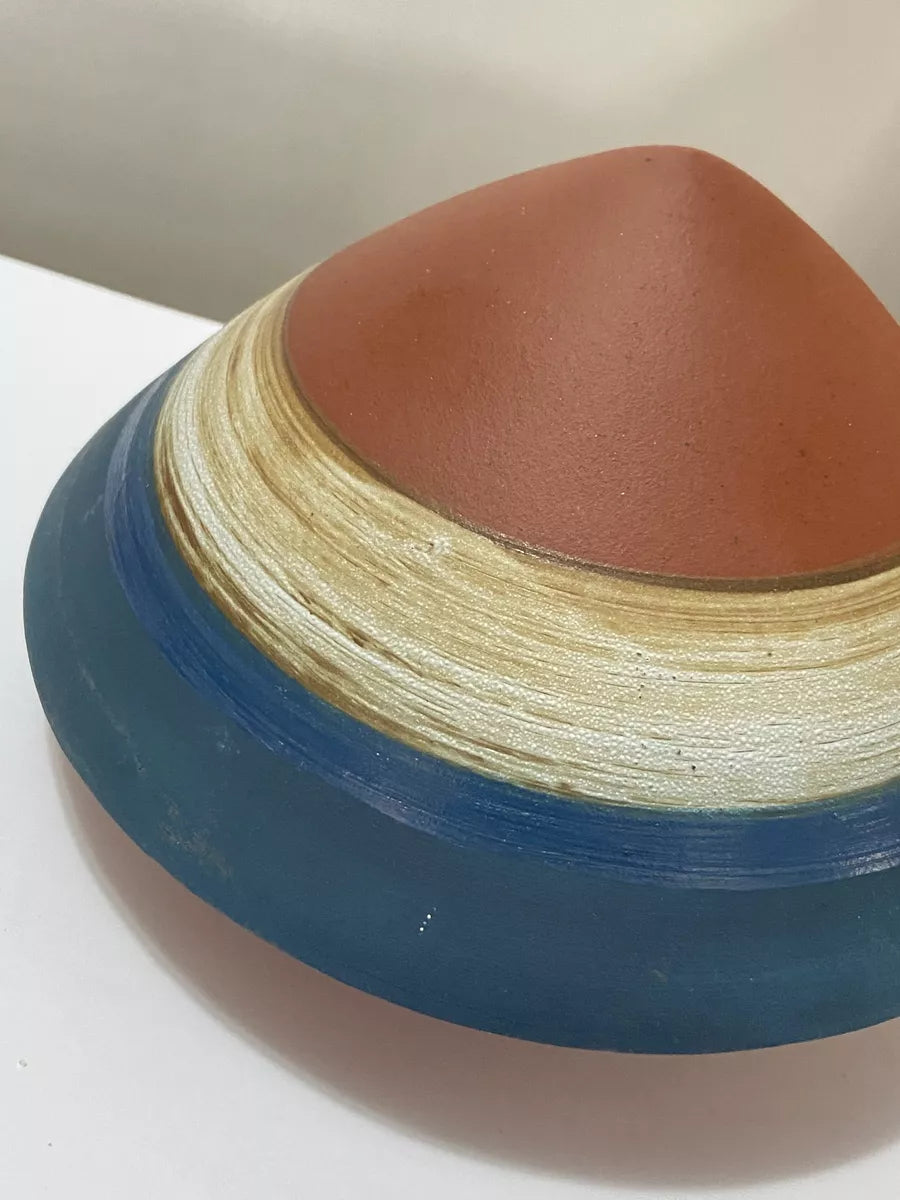 Escultura Cônica Em Cerâmica Com Acabamento Artesanal Antiga
