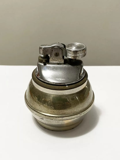 Isqueiro Antigo De Mesa Redondo Cor Prata