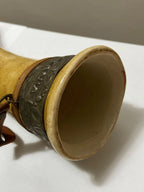 Caneca Chifre Cerâmica Scania C/ Alça De Couro Drinking Horn