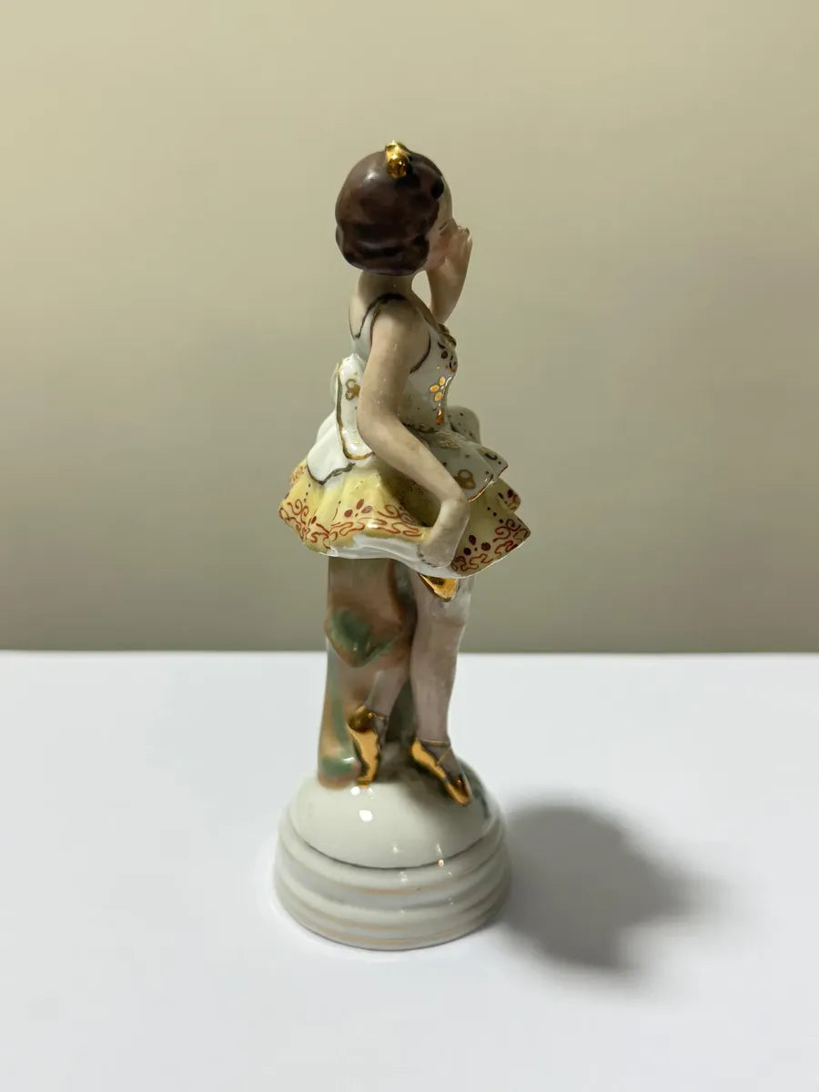 Estatueta Antiga Bailarina De Porcelana Pintada À Mão