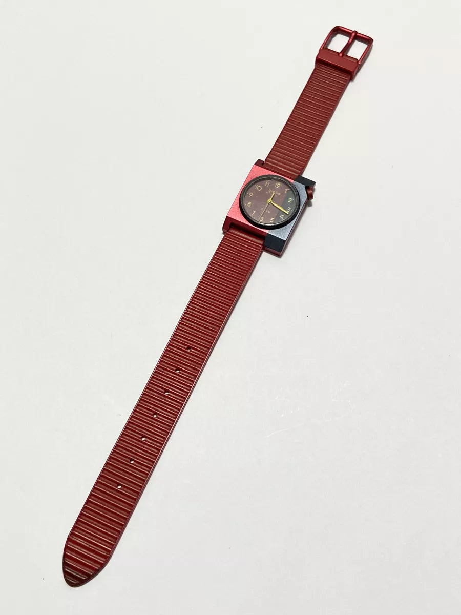 Relógio Antigo Suiço Giallo Quartz Seal Swiss Made Vermelho