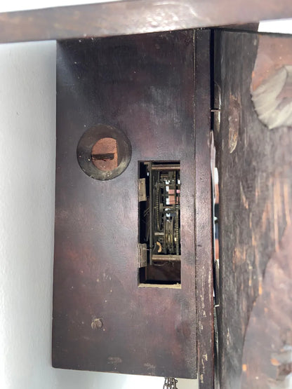 Relógio Cuco Antigo De Parede Marca H Em Madeira Entalhada Marrom Marrom