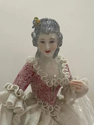 Escultura Antiga Figura Feminina