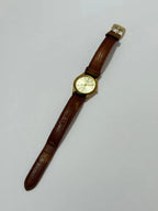 Relógio Antigo Lorus Japonês V821-066 Dourado Pulseira Couro Dourado