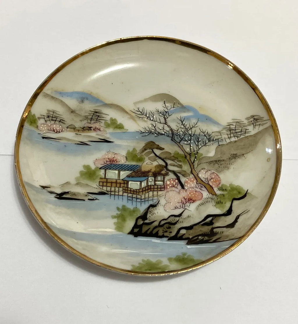 Prato Japonês Antigo Em Porcelana Pintado À Mão Colorido