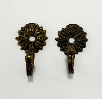 Par De Ganchos Antigos Em Metal Flor 4,5cm