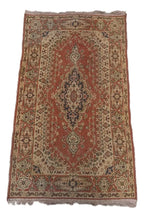 Tapete Antigo Estilo Persa Floral Medalhão 136x78,5cm