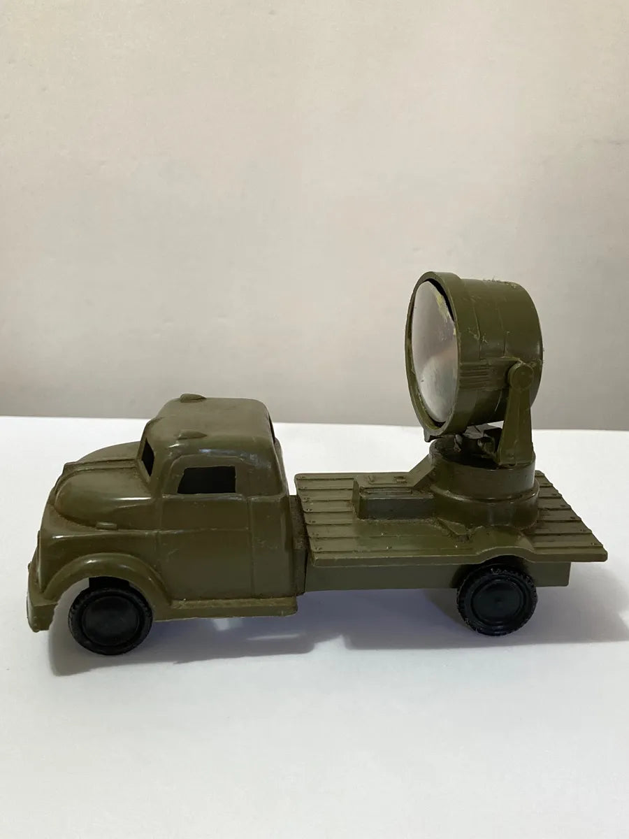 Antigo Caminhão Militar Com Holofote Balila