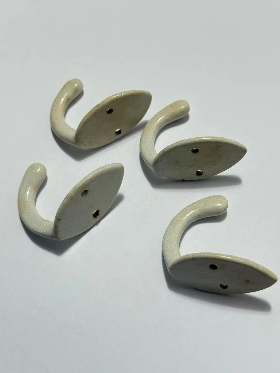 Kit 4 Ganchos Cabides Antigos De Parede Em Metal Esmaltado Braco