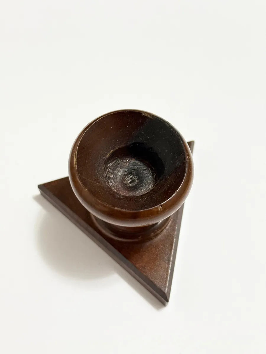 Castiçal Antigo Em Madeira Nobre Com Base Triangular Marrom