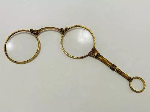 Óculos Antigo Dourado Com Lentes Originais Século Xix