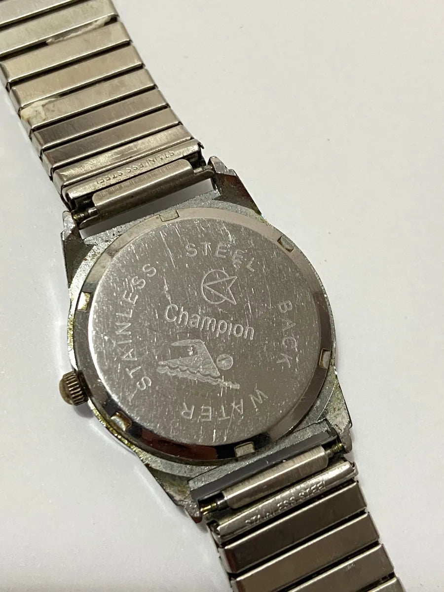 Relógio Antigo Champion Quartz Pulseira Aço Cor Prata Prateado