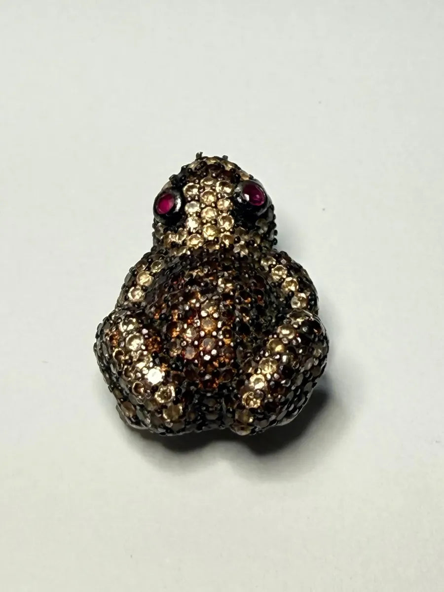 Sapo Antigo Em Prata Cravejado Com Pedras Coloridas 2,8cm