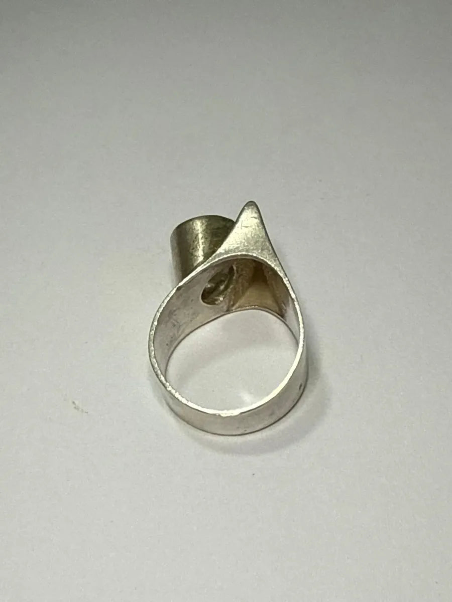 Anel Antigo Modernista Em Prata Com Pedra Transparente