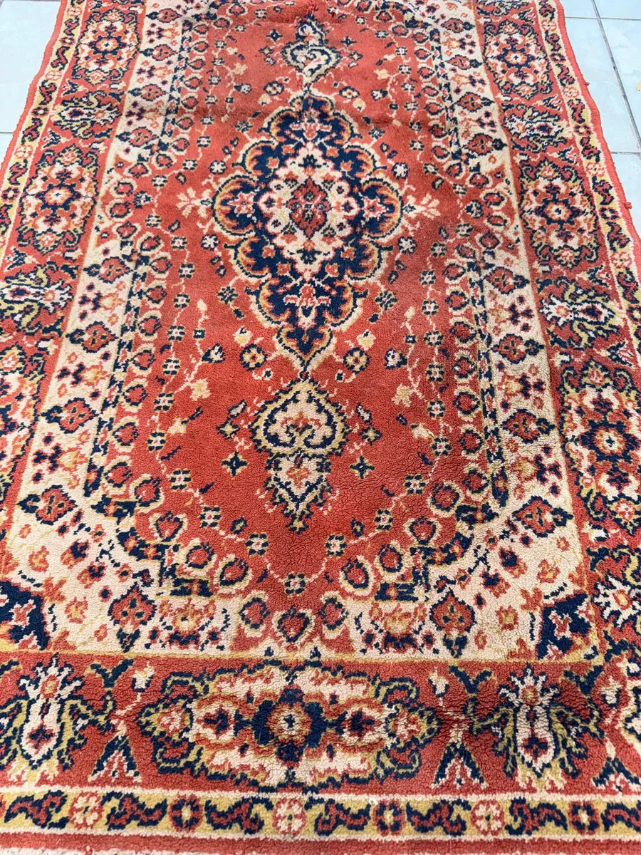 Tapete Antigo Estilo Persa Floral Medalhão 136x78,5cm