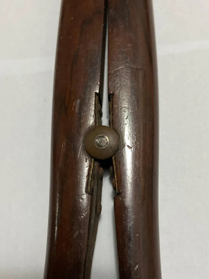 Pegador Antigo Em Madeira Nobre 28cm