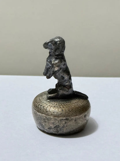 Mini Escultura Cachorro Antiga Em Metal Prateado