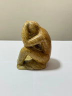 Escultura Antiga Figura Humana Sentada Abstrata Em Pedra