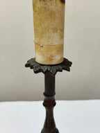 Castiçal Antigo Bronze Com Base Ornada