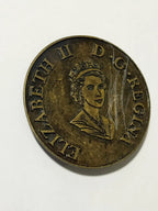 Emblema Medalha Rainha Elizabeth Ii Em Metal Antigo