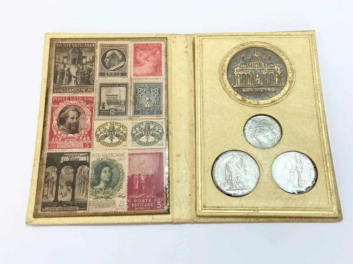 Antigo Souvenir Vaticano Ano Santo 1950 com Moedas e Selos