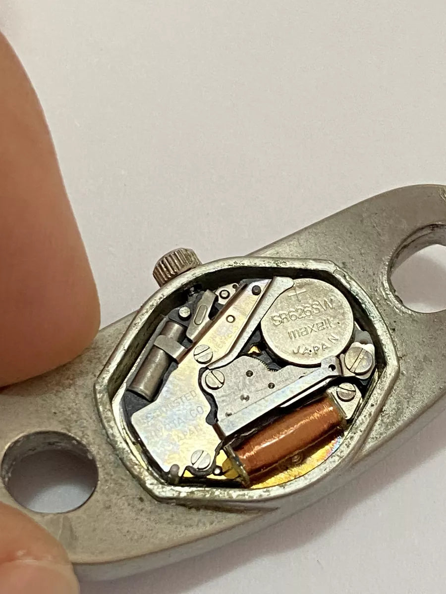 Relógio Antigo Ck Calvin Klein Oval Prata Quartz Japan