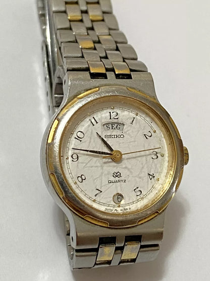 Relógio Antigo Seiko Day Date Quartz Japan Dourado E Prata