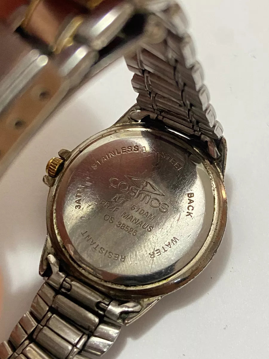 Relógio Antigo Cosmos Quartz 510am Prata E Dourado Prateado