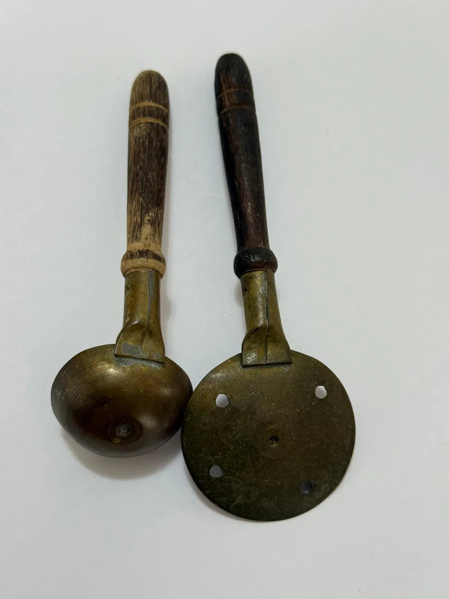 Par De Colheres Antigas Em Latão E Madeira