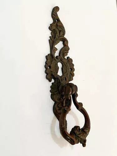 Antigo Puxador De Guarda Roupas Bronze Com Desenhos Relevo