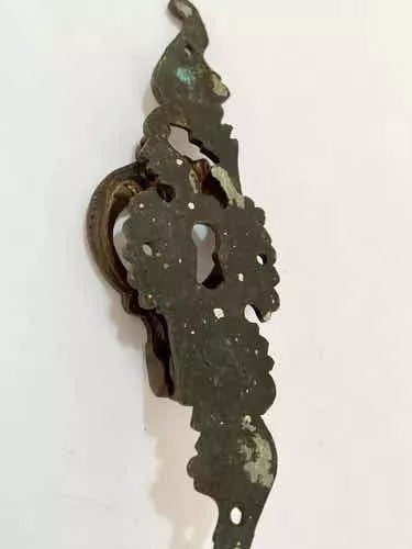Antigo Puxador De Guarda Roupas Bronze Com Desenhos Relevo
