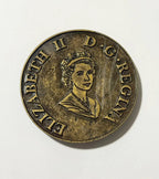 Emblema Medalha Rainha Elizabeth Ii Em Metal Antigo
