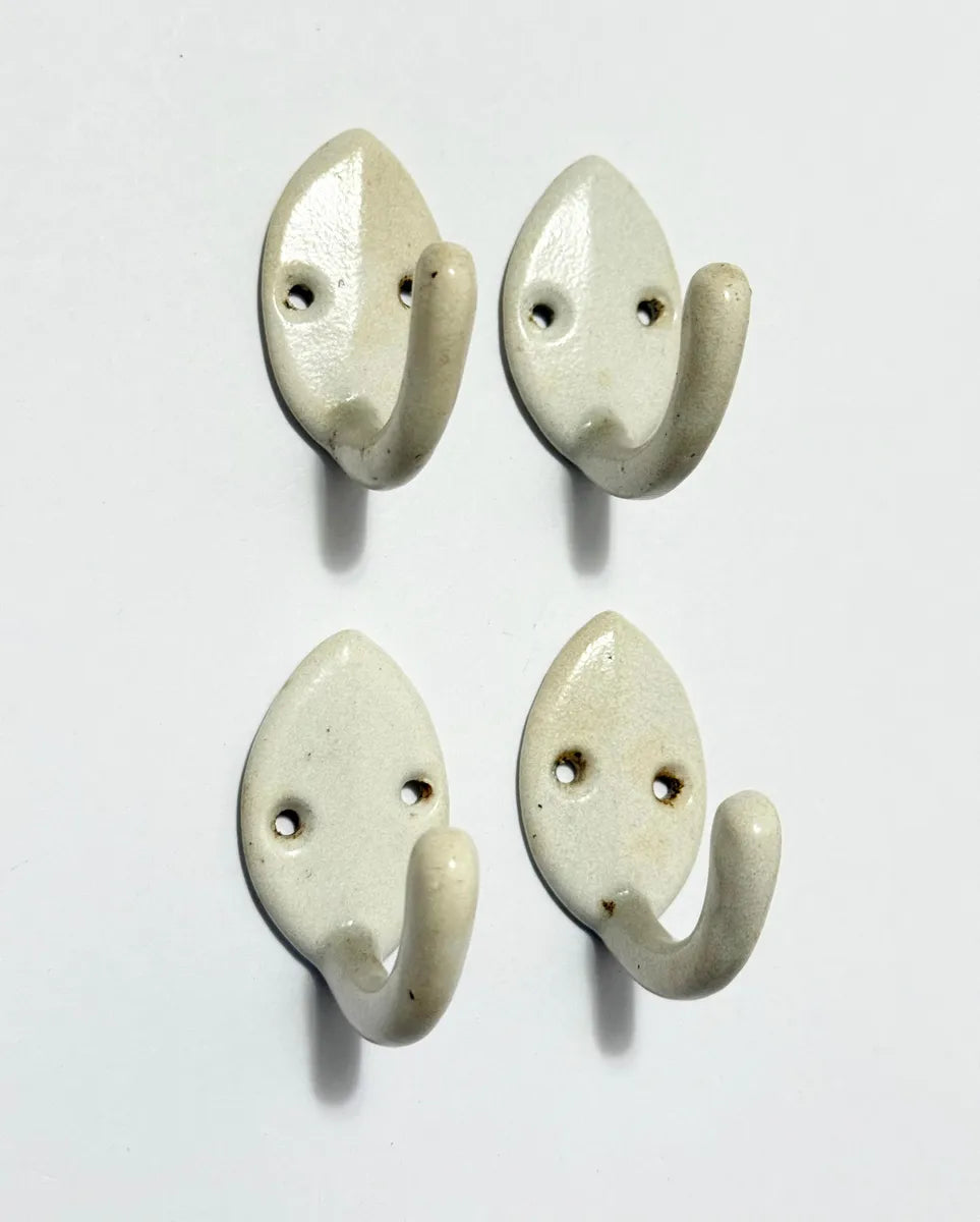 Kit 4 Ganchos Cabides Antigos De Parede Em Metal Esmaltado Braco