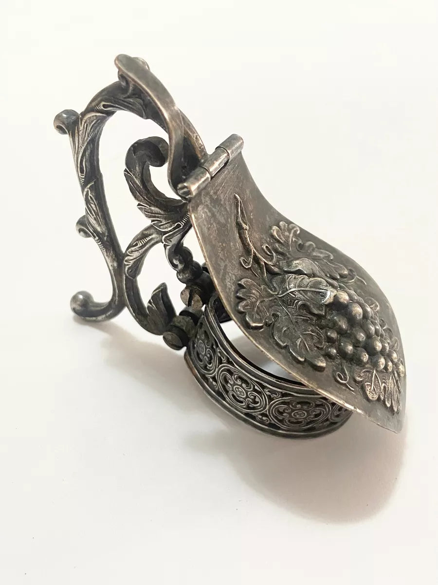 Tampa De Garrafa Cacho De Uva Prata Antiga Prateado