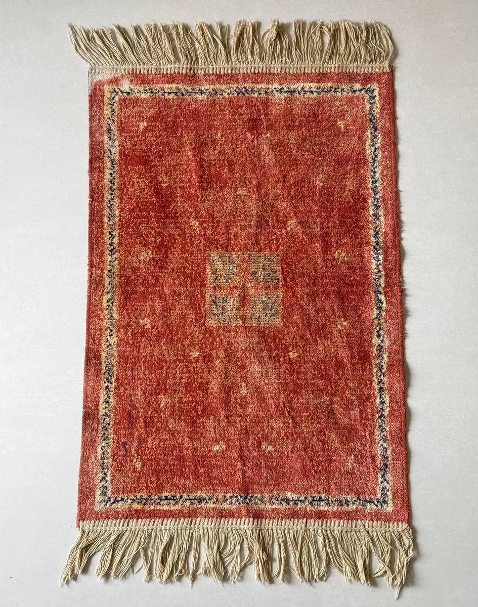 Tapete Antigo Estilo Oriental Vermelho Com Franjas 84cm