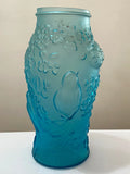 Vaso Antigo Azul Em Vidro Leitoso Com Relevo Pássaro Flores Azul
