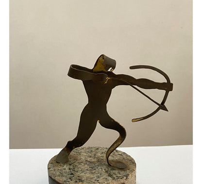 Escultura Antiga Guerreiro Arco E Flecha Metal E Granito