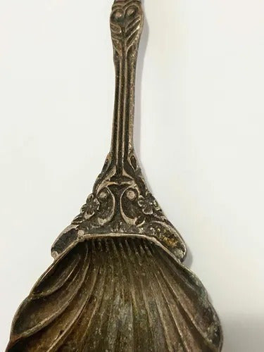 Colher Antiga Com Detalhes
