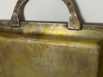 Antiga Bandeja com detalhes ornamentais relevo floral