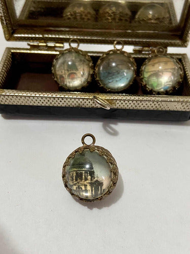 Caixa Antiga Com Pingentes De Vidro Cidades Da Europa