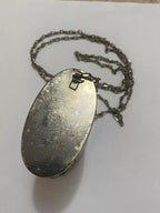 Bolsa De Metal Antiga Cor Prata Com Detalhes