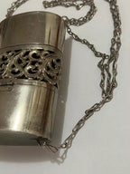 Bolsa De Metal Antiga Cor Prata Com Detalhes